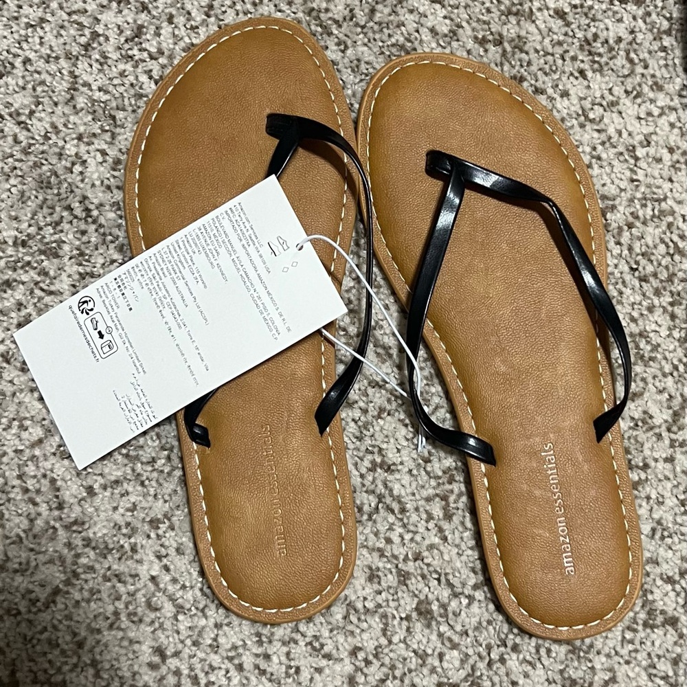 Amazon Essentials Tan and Black Sandals Classic Summer Style